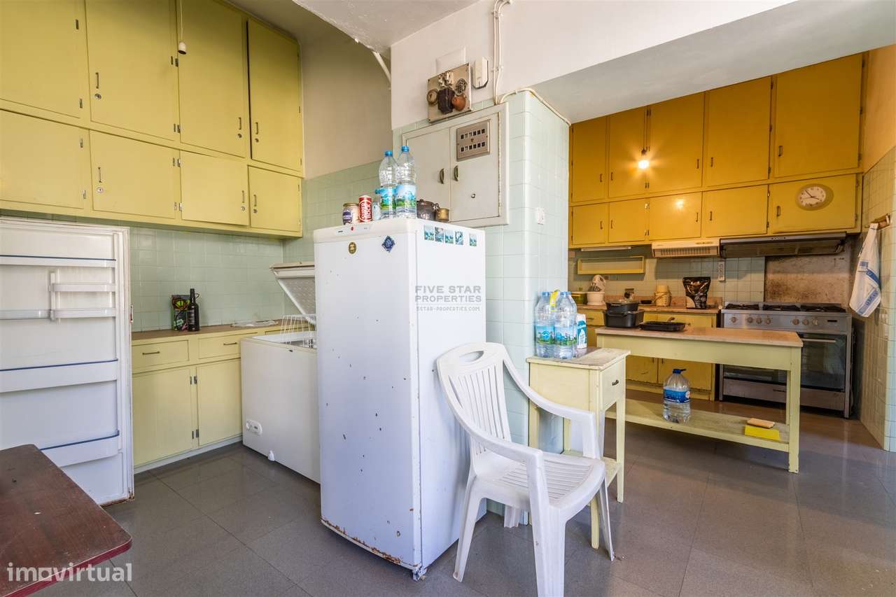 Moradia Estoril Cascais Vista Mar para renovar T6-20