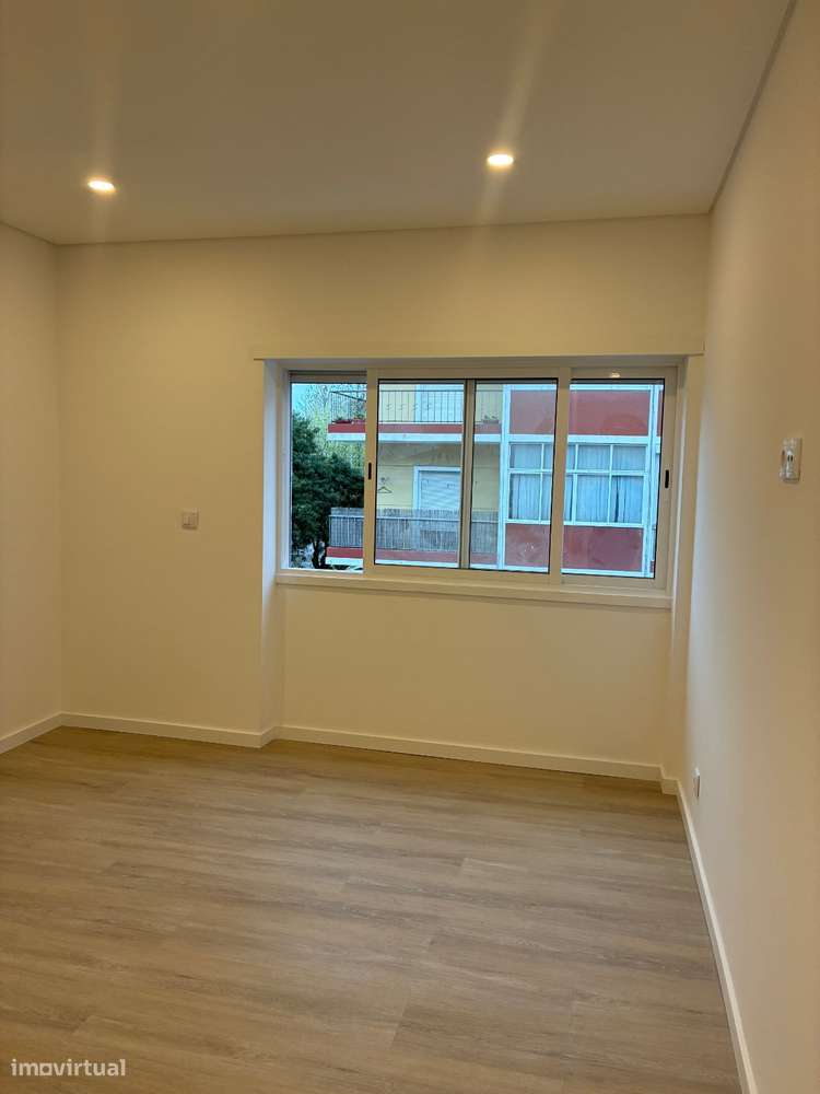 Apartamento T4 em Barreiro com Excelente Localização-21