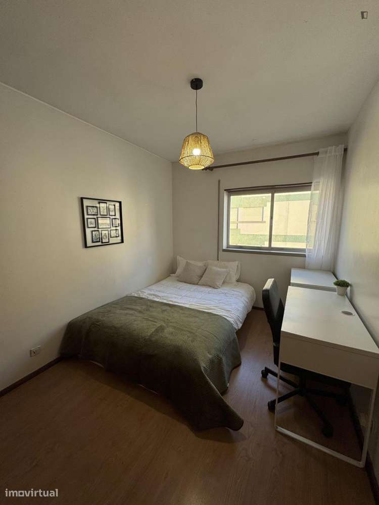 Quarto - localizado em Norton de Matos Coimbra - Grande imagem: 4/8