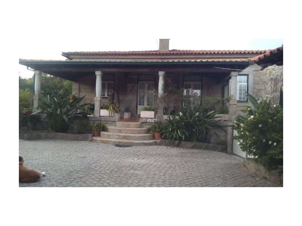 Quinta com 2 hectares, em Santa Comba - Grande imagem: 2/29