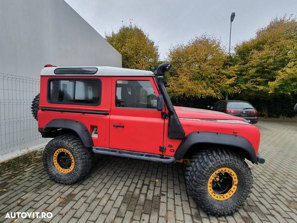 Land Rover Defender - 16