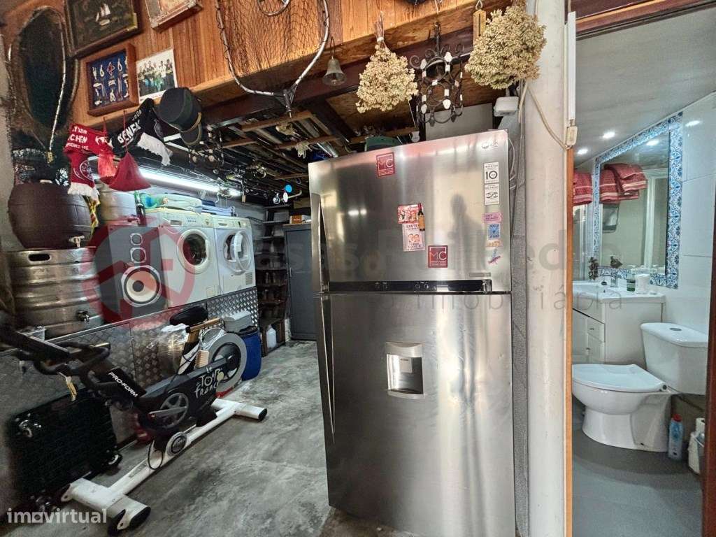 Moradia T2 com anexo, zona de lazer, na Charneca da Caparica-15