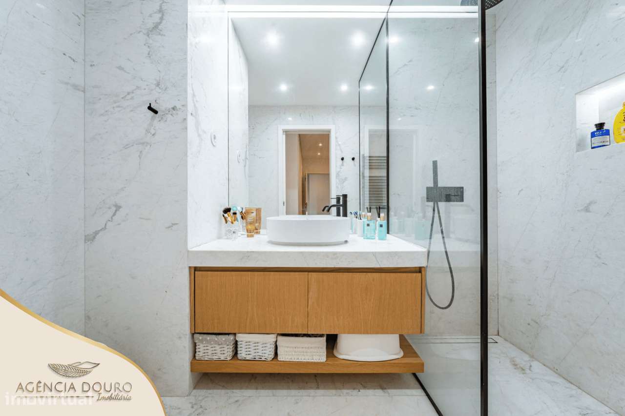 Apartamento T4 na 1ª linha do mar em Matosinhos-8