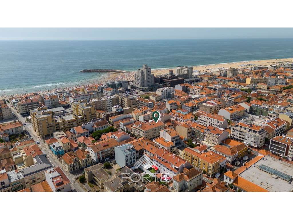 Apartamento T3 Duplex no centro de Espinho-35