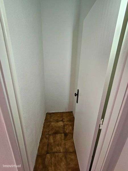 Arrenda-se apartamento T1, Bairro dos Pedernais - Ramada - Grande imagem: 5/10