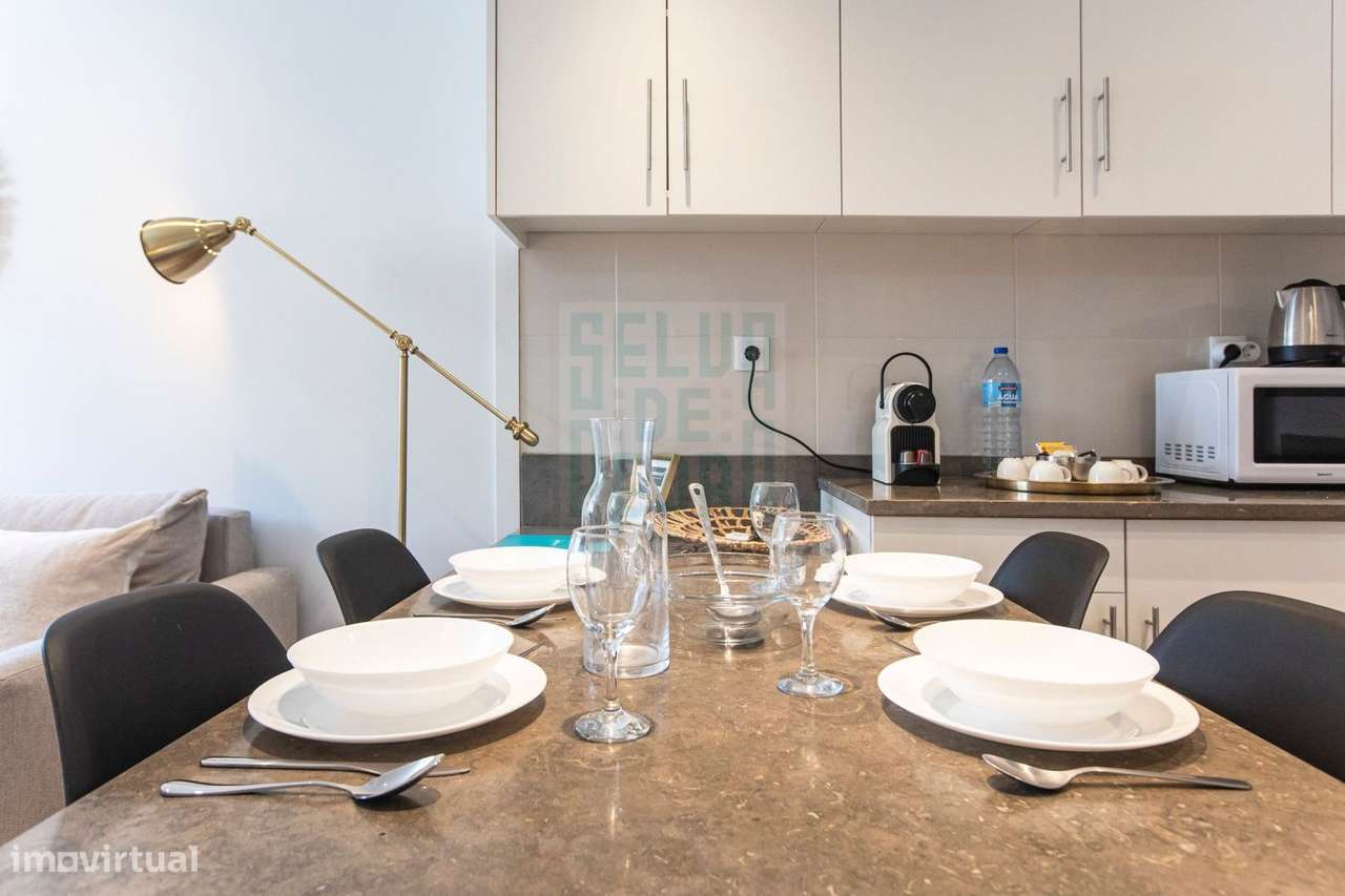 Moradia V2 mobilada e equipada para AL-12