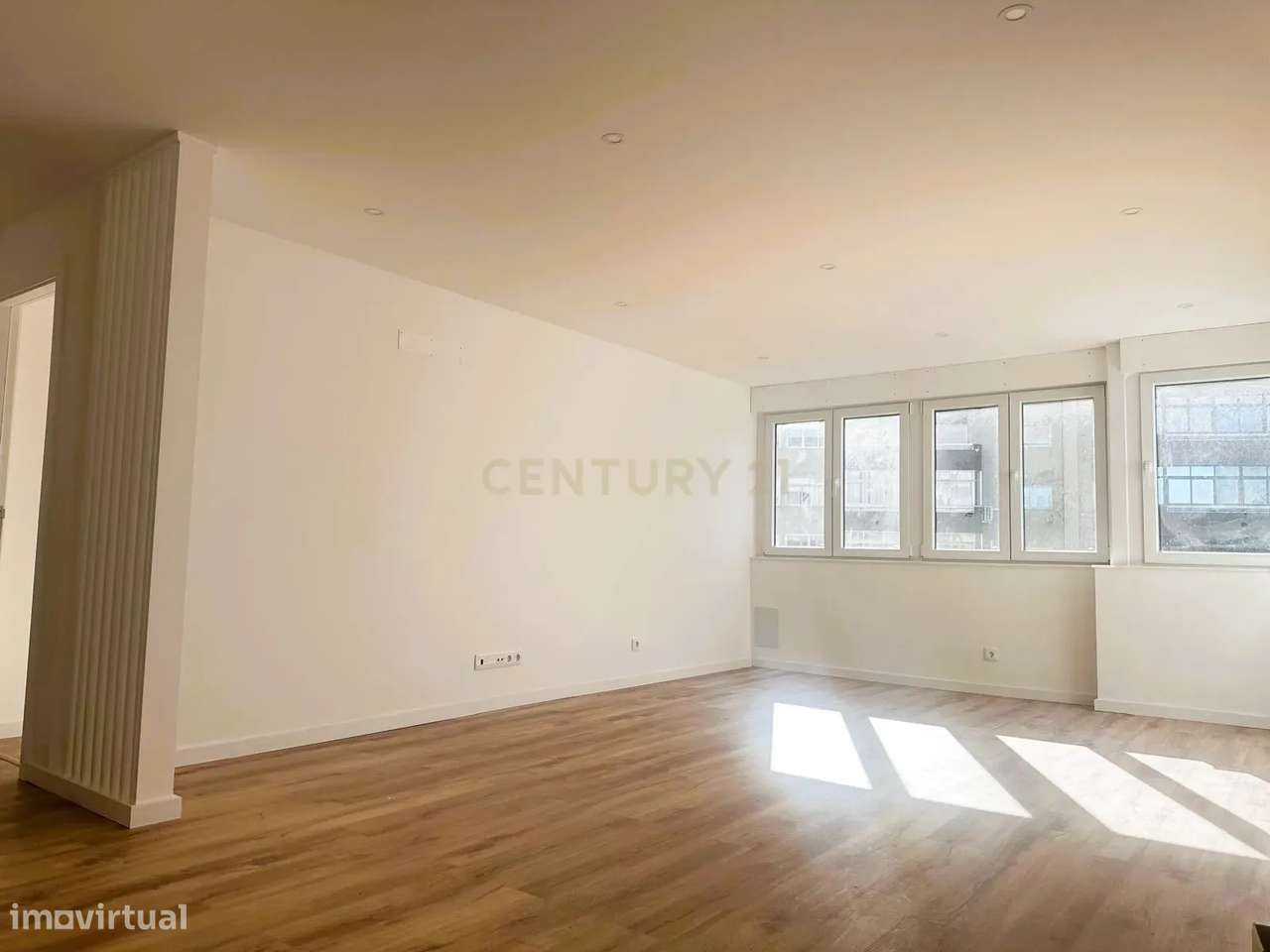 T3 Totalmente Remodelado Com Parqueamento No Centro Do Lumiar