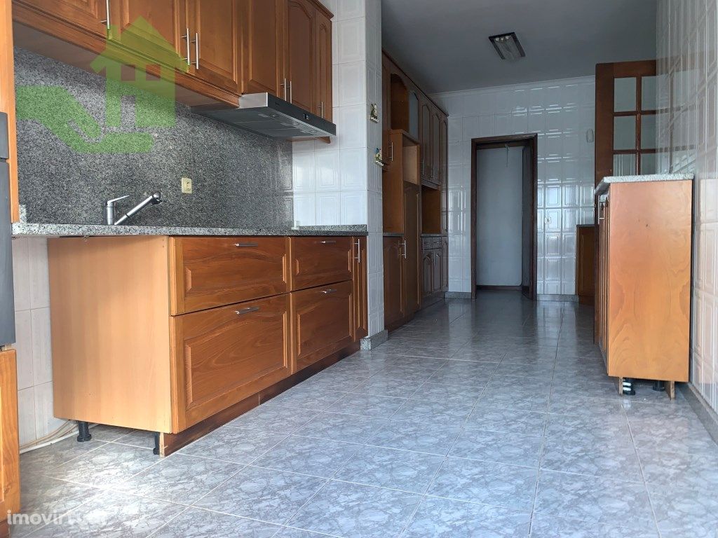 APARTAMENTO T3 COM TERRAÇO NO LOURO II OFERTA DO VALOR DE...