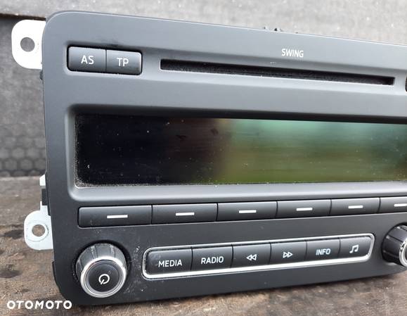 RADIOODTWARZACZ RADIO CD MP3 5J0035161F SKODA RAPID LIFTBACK - 3