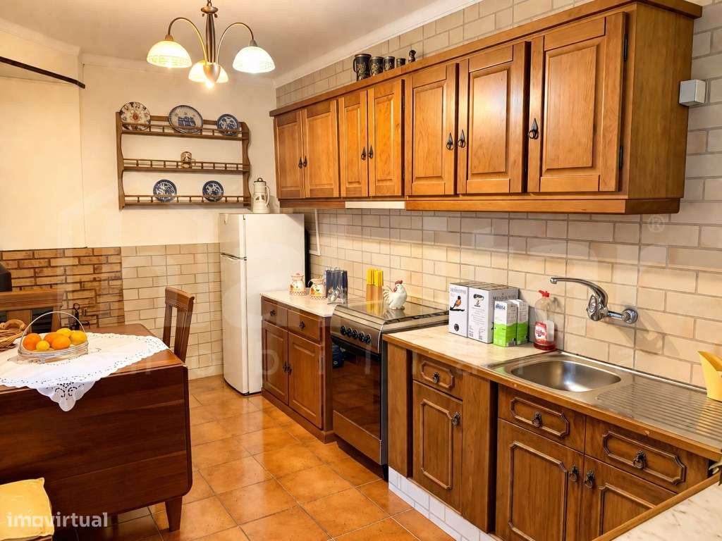 Moradia T5 + 2 C/ Quintal e Sótão-4