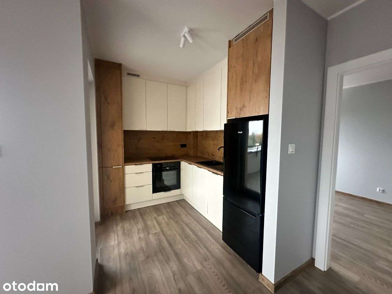 Komfortowe mieszkanie na wynajem w Rawiczu - Winiary - Pełny obrazek: 1/11