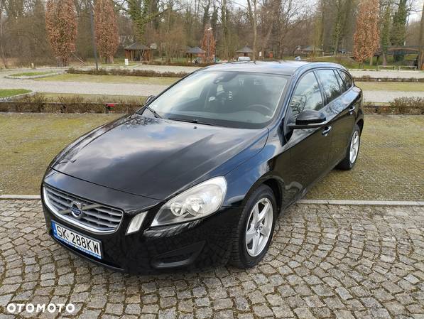 Volvo V60 T3 Momentum - 3