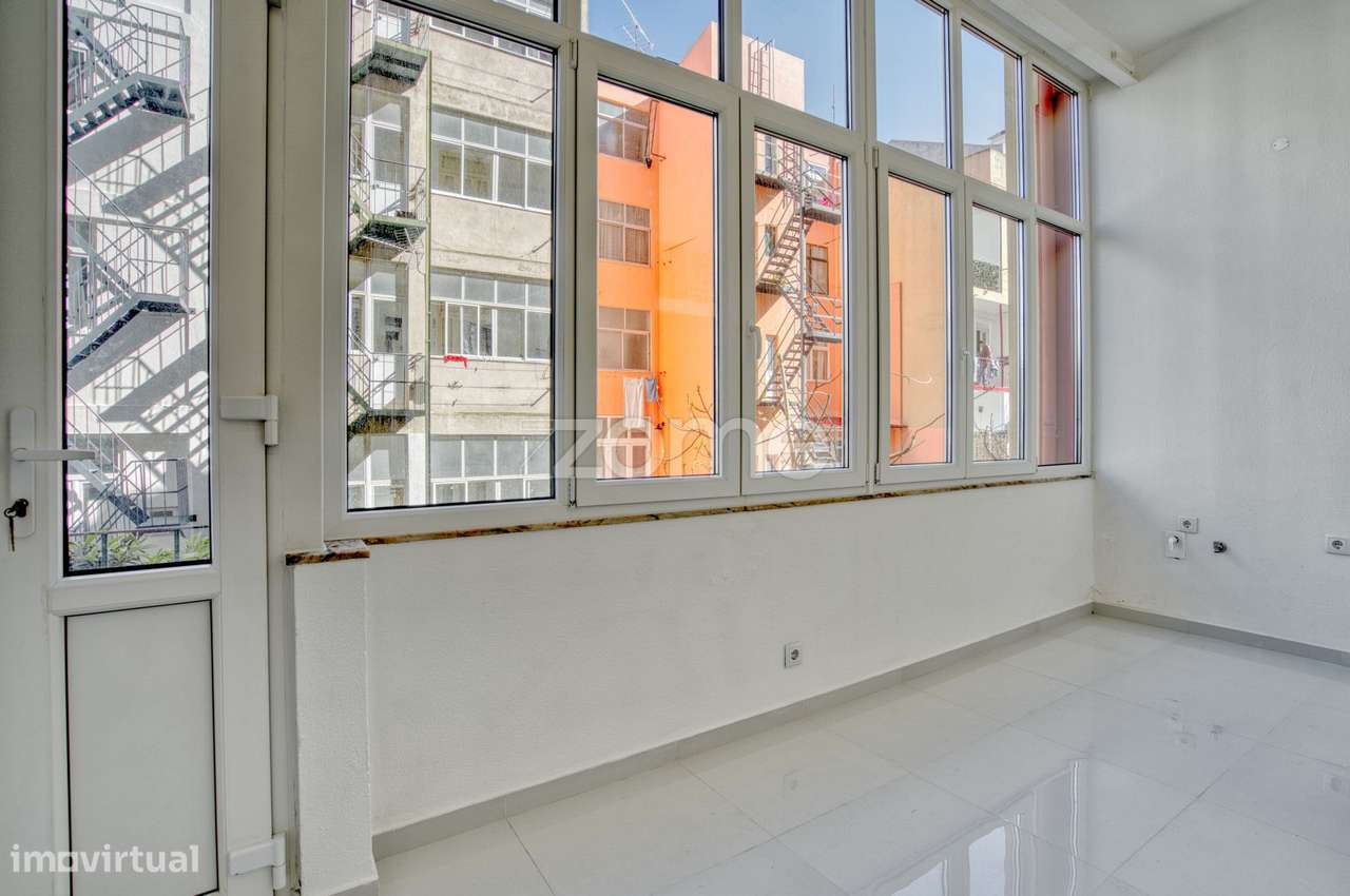 Apartamento T3 Remodelado |Penha de França-31