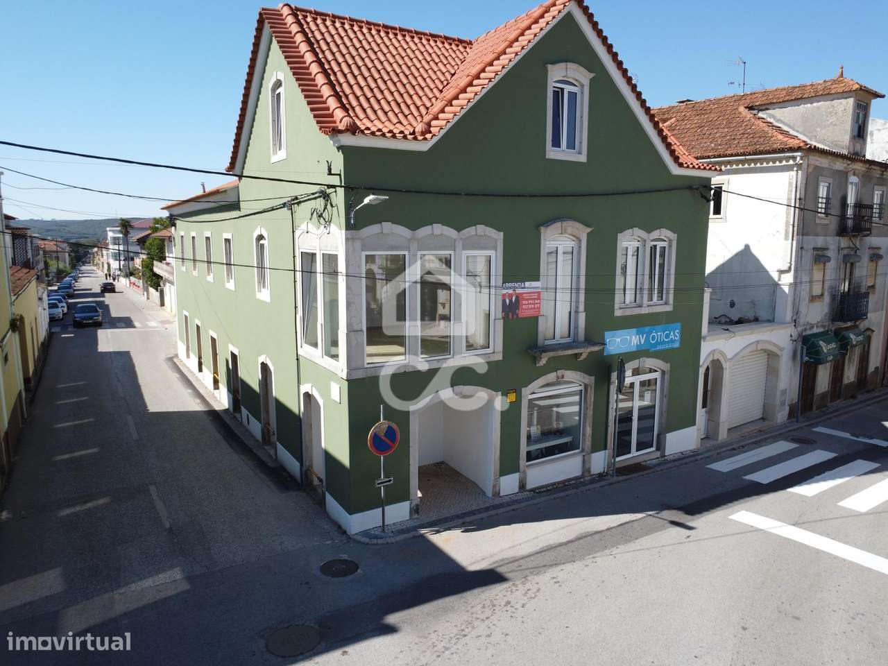 Apartamento T2 novo, com terraço privativo, no centro da Vila do Avela - Grande imagem: 1/23