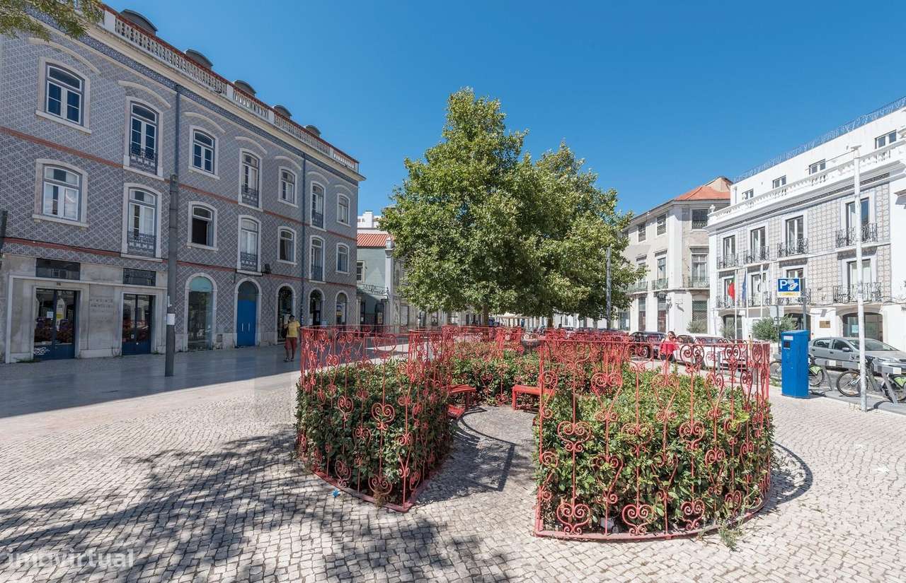 T2+1 renovado num 2º andar de um edifício clássico, destaca-se pela su - Grande imagem: 3/32