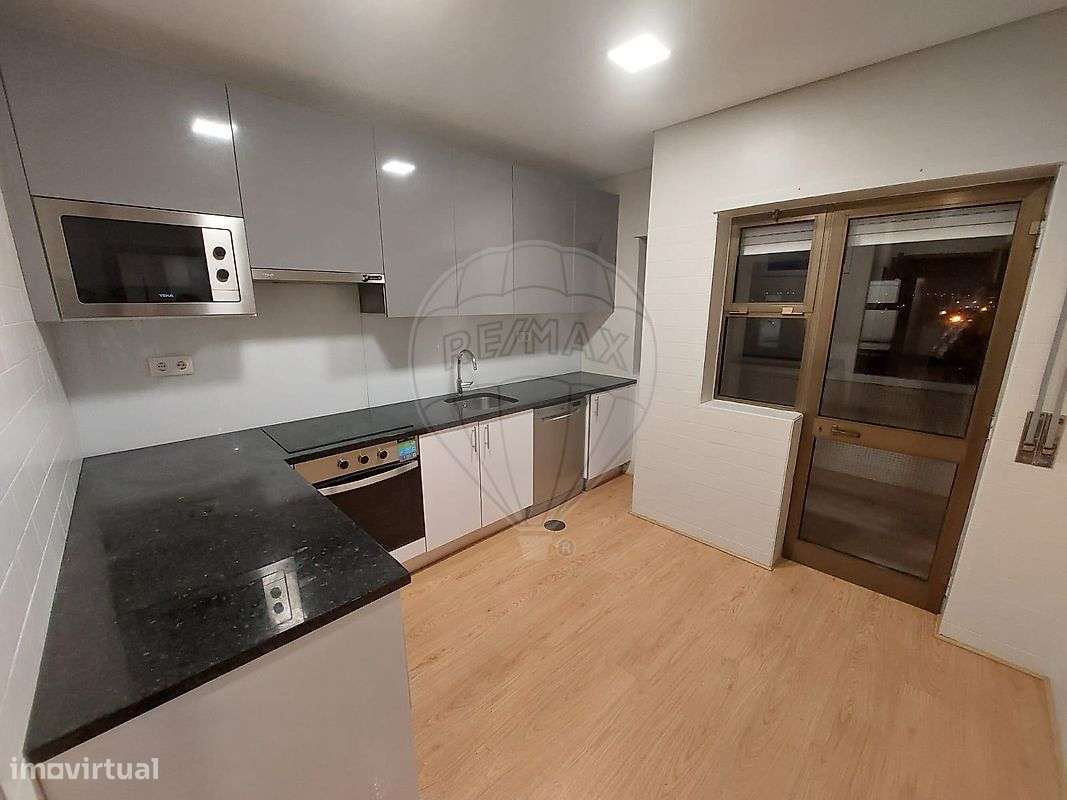 Apartamento T2 para arrendamento - Grande imagem: 4/16