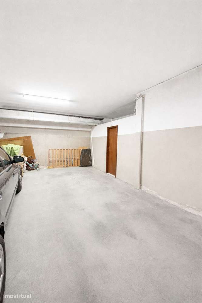 Apartamento T2 | Lugar Garagem | Elevador | São Cosme | Exclusivo-14