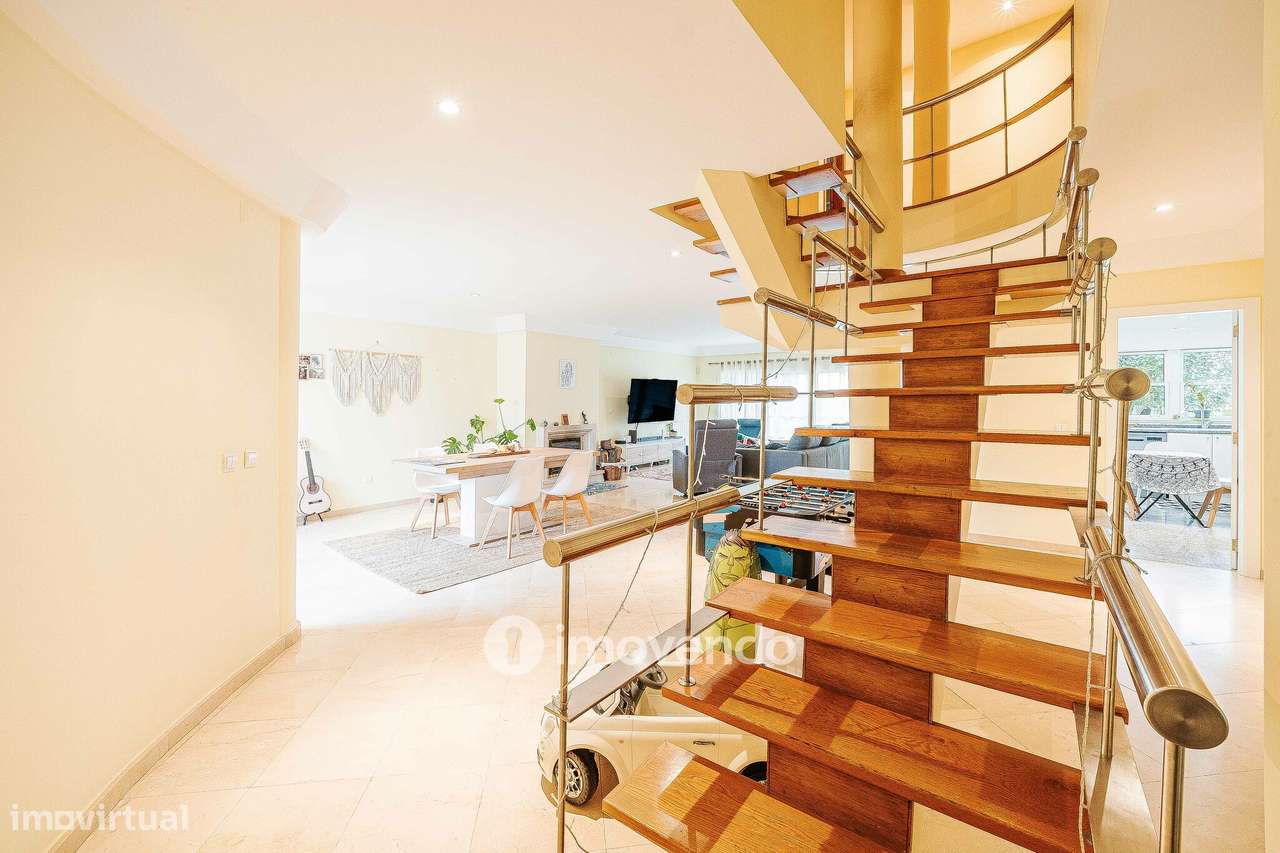 Moradia T5+2 com garagem, em condomínio com piscina, em Murches - Grande imagem: 3/60