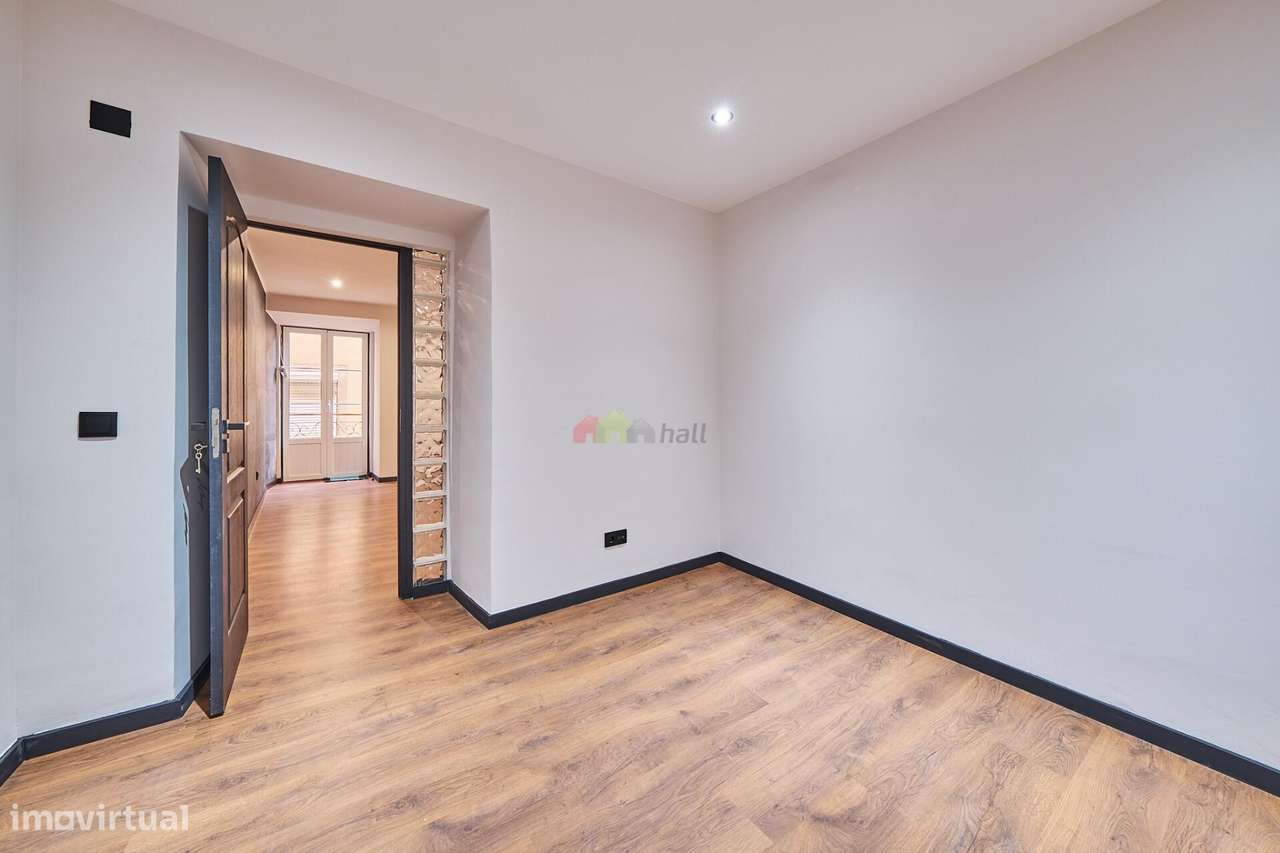 Apartamento T2 remodelado em Lisboa-9