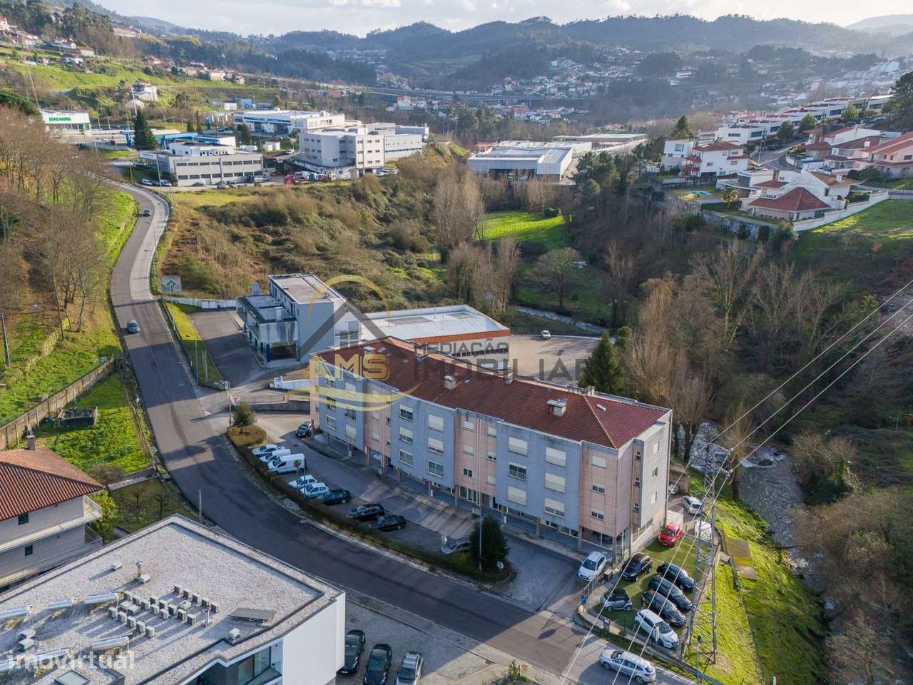 APARTAMENTO T3 COM TRÊS FRENTES E GARAGEM A 5 min a pé do Centro de-8