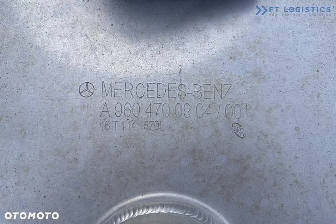 Mercedes-Benz MP4 - 22