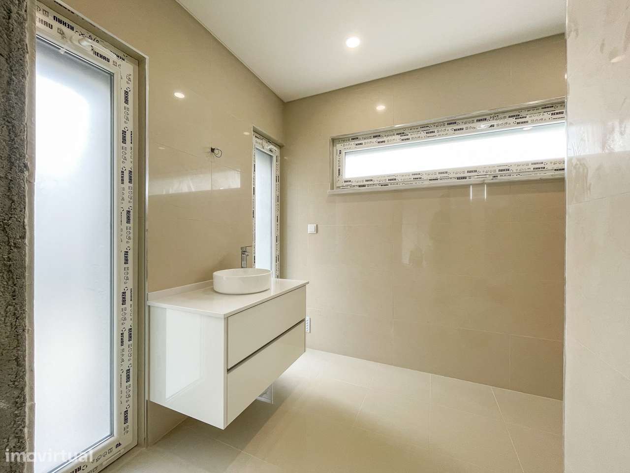 Moradia T4 com Piscina - Santa Iria de Azoia (Bairro da Salvação)-14