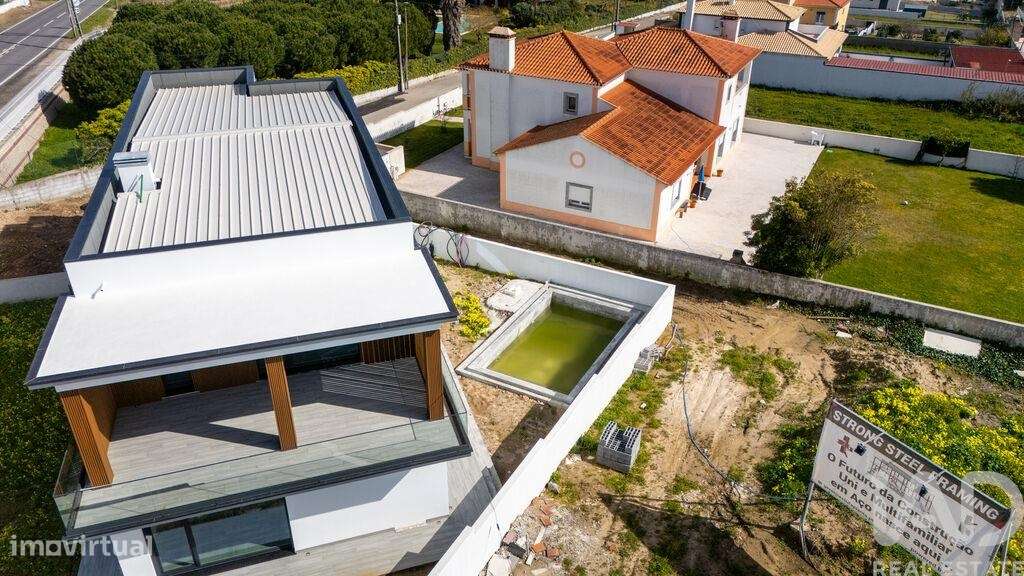 Casa / Villa T4 em São Pedro da Cadeira de 220,00 m2 - Grande imagem: 4/30