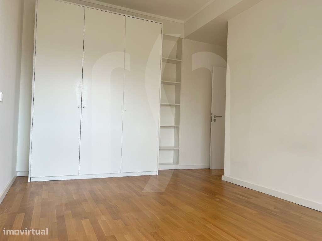 Arrendamento T4 | Marechal Saldanha, Foz - Grande imagem: 4/23