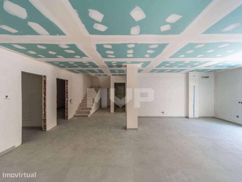 Moradias V3+1 com piscina | Gambelas - Design contemporâneo-20