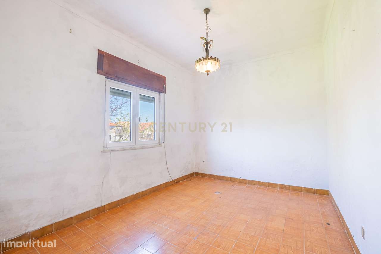 Moradia T3 com Quintal Amplo, Garagem e Anexo – Zona Tranquila da Moit-33