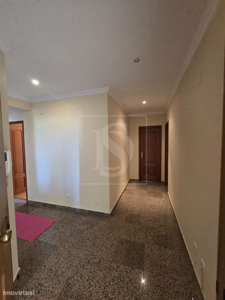 Apartamento T3 com Garagem  em Torres Novas-7