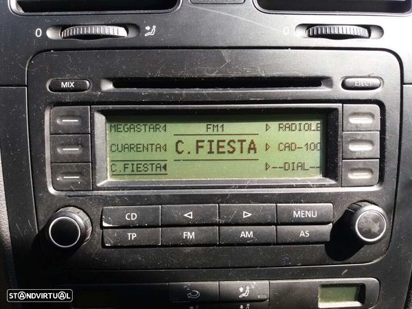 SISTEMA DE ÁUDIO RÁDIO CD VW GOLF V - 1