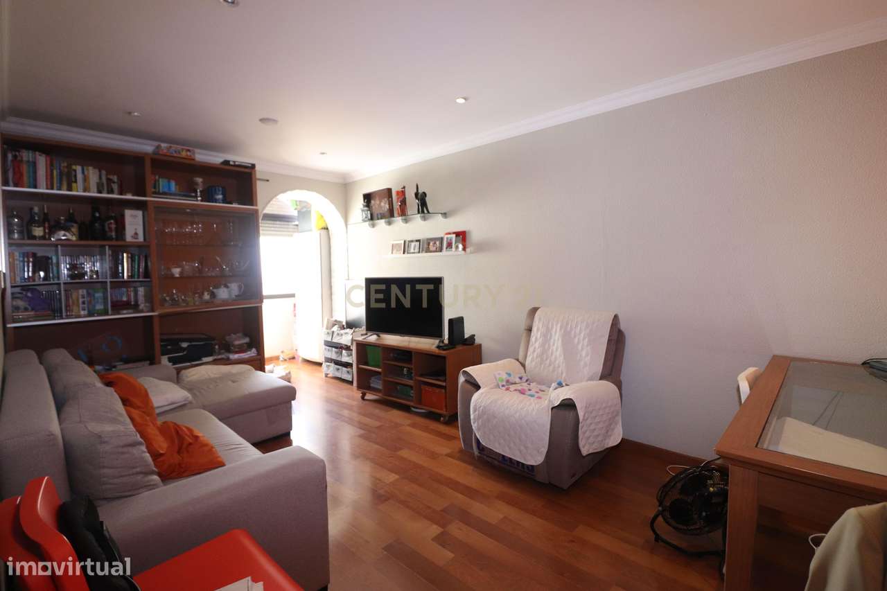 Apartamento T2 em Excelente Estado – Casquilhos, Barreiro-6