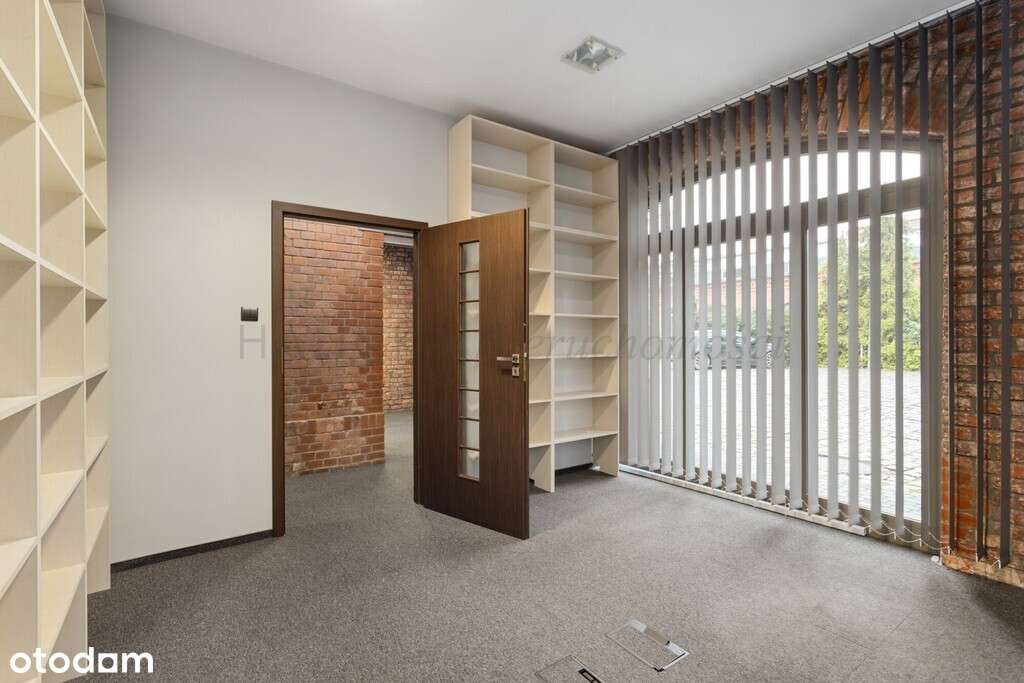 Stare Koszary przy City Park, parking - Pełny obrazek: 4/13