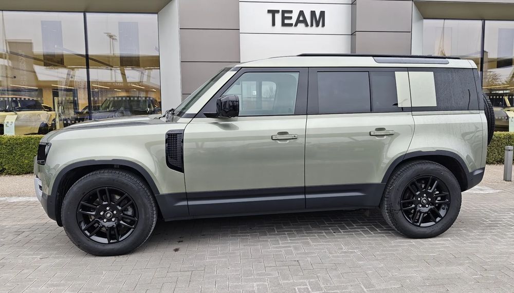 Land-Rover Defender 3.0 Diesel 200 KM — zdjęcie 7