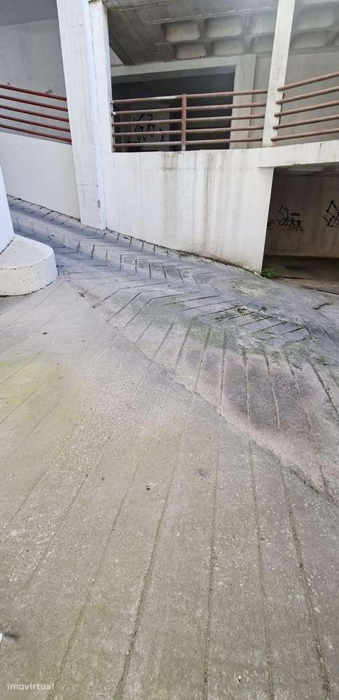 Garagem Box | Rua das Quintinhas – Charneca da Caparica-8