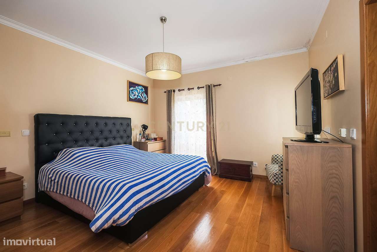 Moradia T3 em Condomínio fechado-29