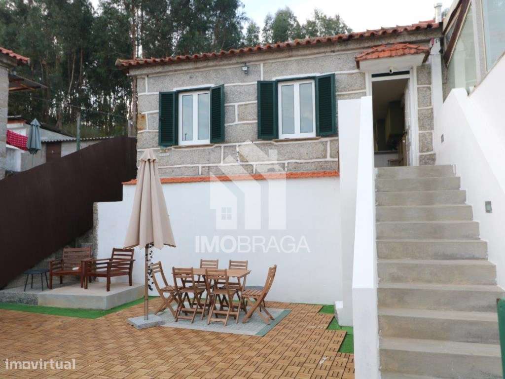 Moradia T2 de Gaveto Totalmente Remodelada - Moreira de Cónegos, Gu... - Grande imagem: 4/37