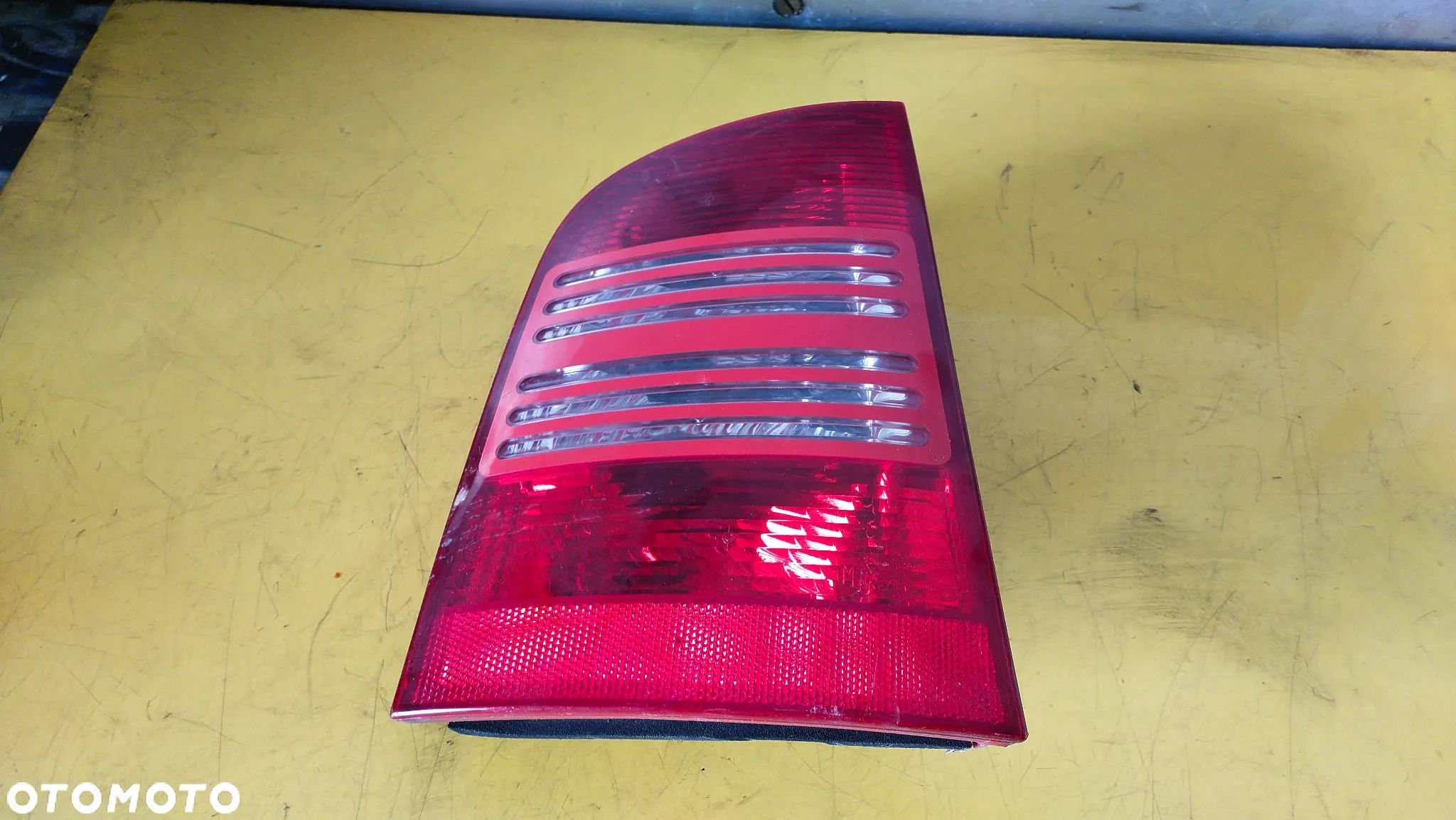 Lampa tył lewa 1U9945095B Octavia I Kombi - 1