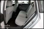 Volkswagen Passat 1.9 TDI Highline - 16