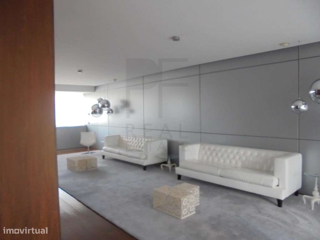 T4 com Vista de Rio - Grande imagem: 5/30