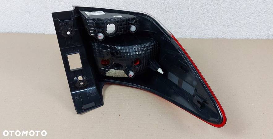 Lampa tylna prawa Subaru XV 84201-FL041 Oryginał - 5