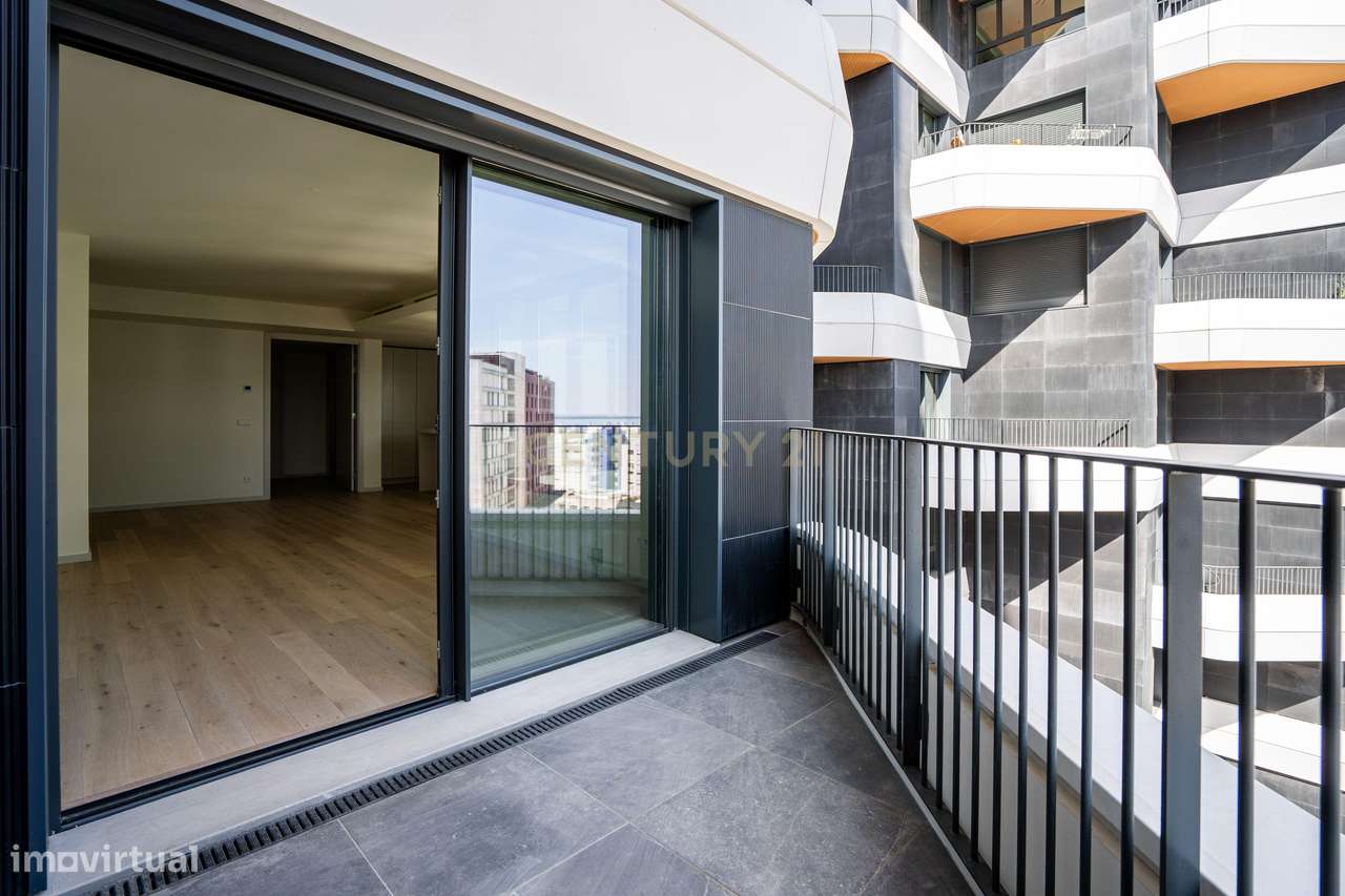 Apartamento T2 em Condomínio Fechado com Piscina - Distrikt - Parque d - Grande imagem: 4/28