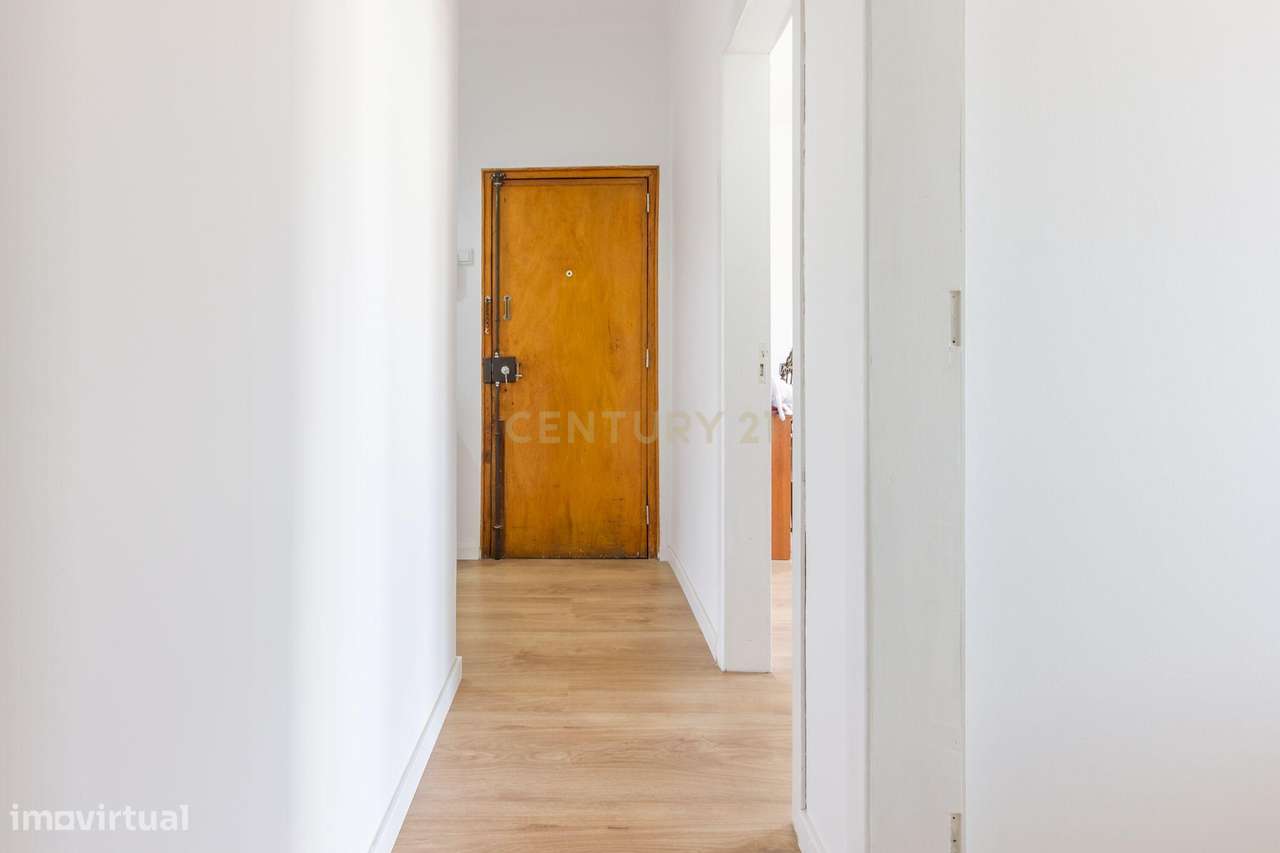 Apartamento T2 Remodelado - Baixa da Banheira - Grande imagem: 5/24