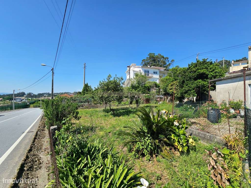 Moradia para Restauro em Mouquim-11