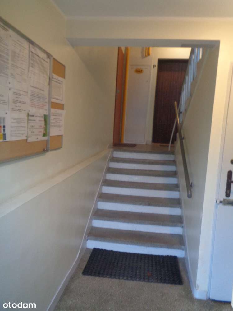 Ładne i przytulne 3-pokojowe mieszkanie z loggią, piwnicą i garażem - Pełny obrazek: 3/7