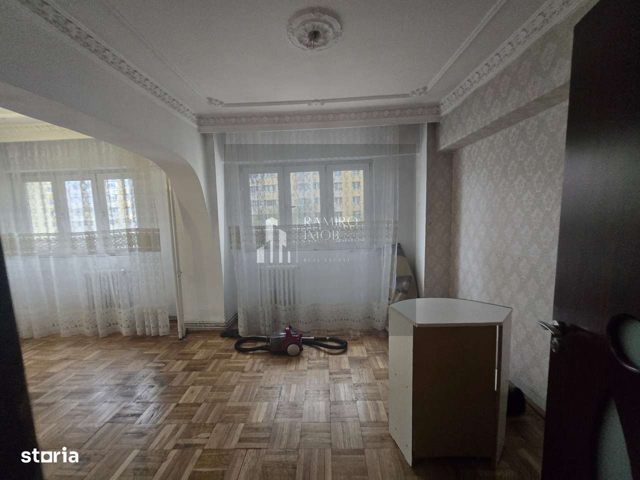 Apartament 4 camere/ 2 bai 104 mp Bulevardul Chisinau/Mega Mall