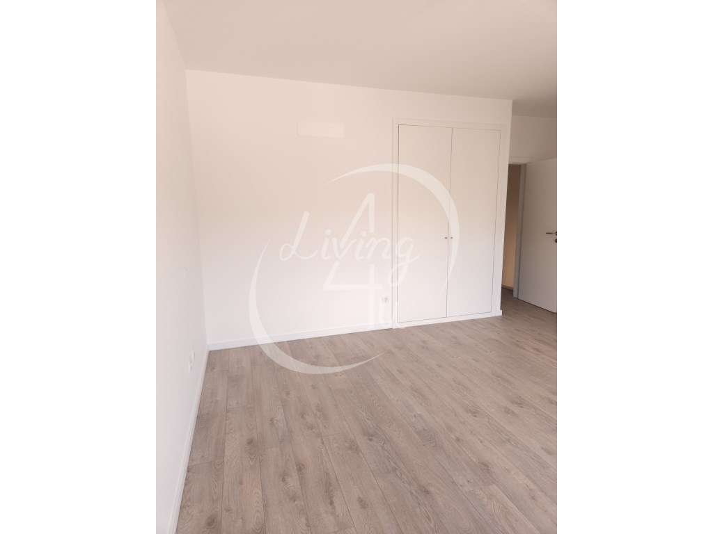 MORADIA T3 GEMINADA - SANTA CATARINA-13