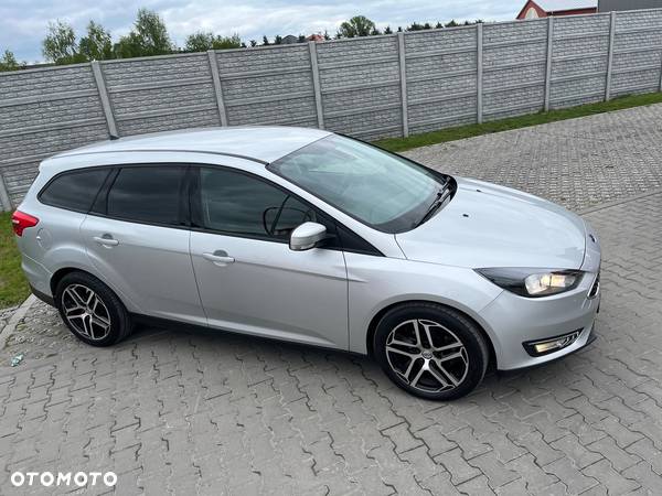 Ford Focus 1.6 TDCi DPF Ambiente - 12