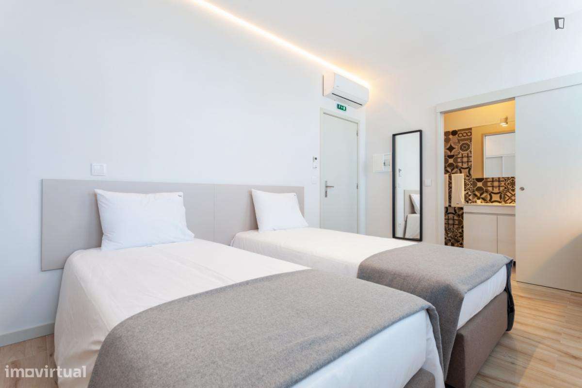 Quarto - localizado em Aldoar Porto - Grande imagem: 2/6